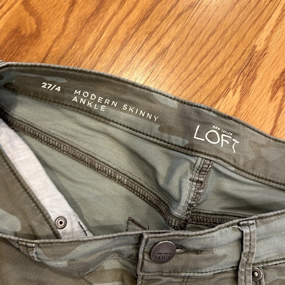 Jeans - Picture 2 of 5